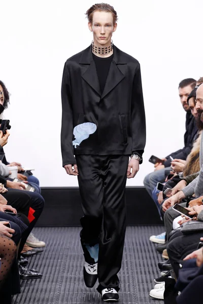 Look 11